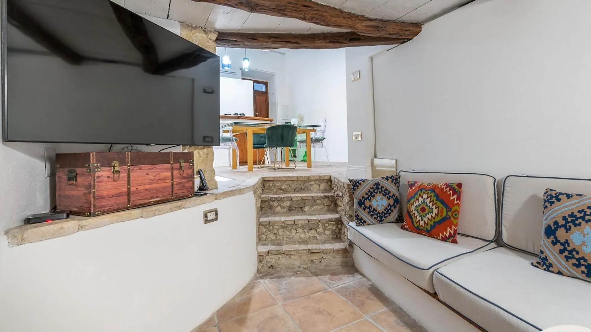 La Corte 43 - Charming Apartment Кальяри Италия