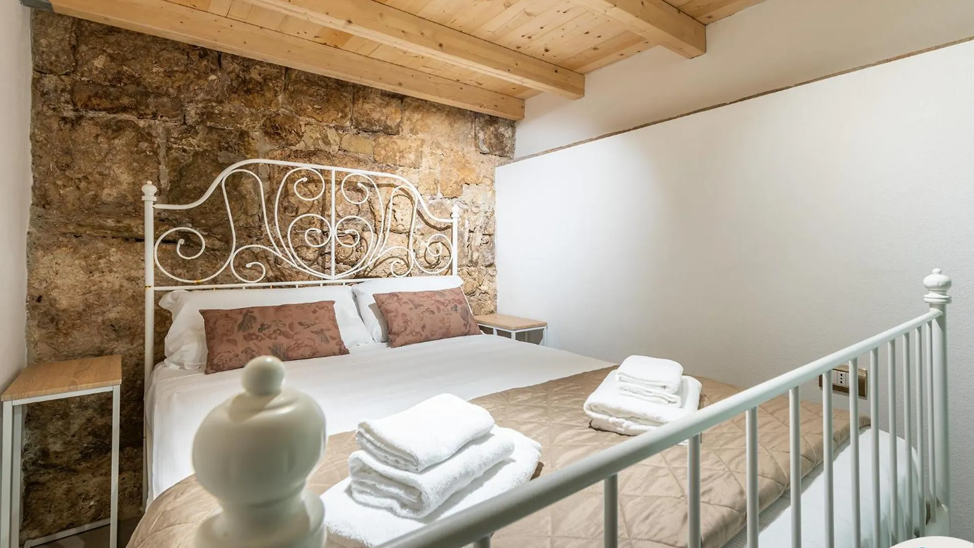 La Corte 43 - Charming Apartment Кальяри Италия
