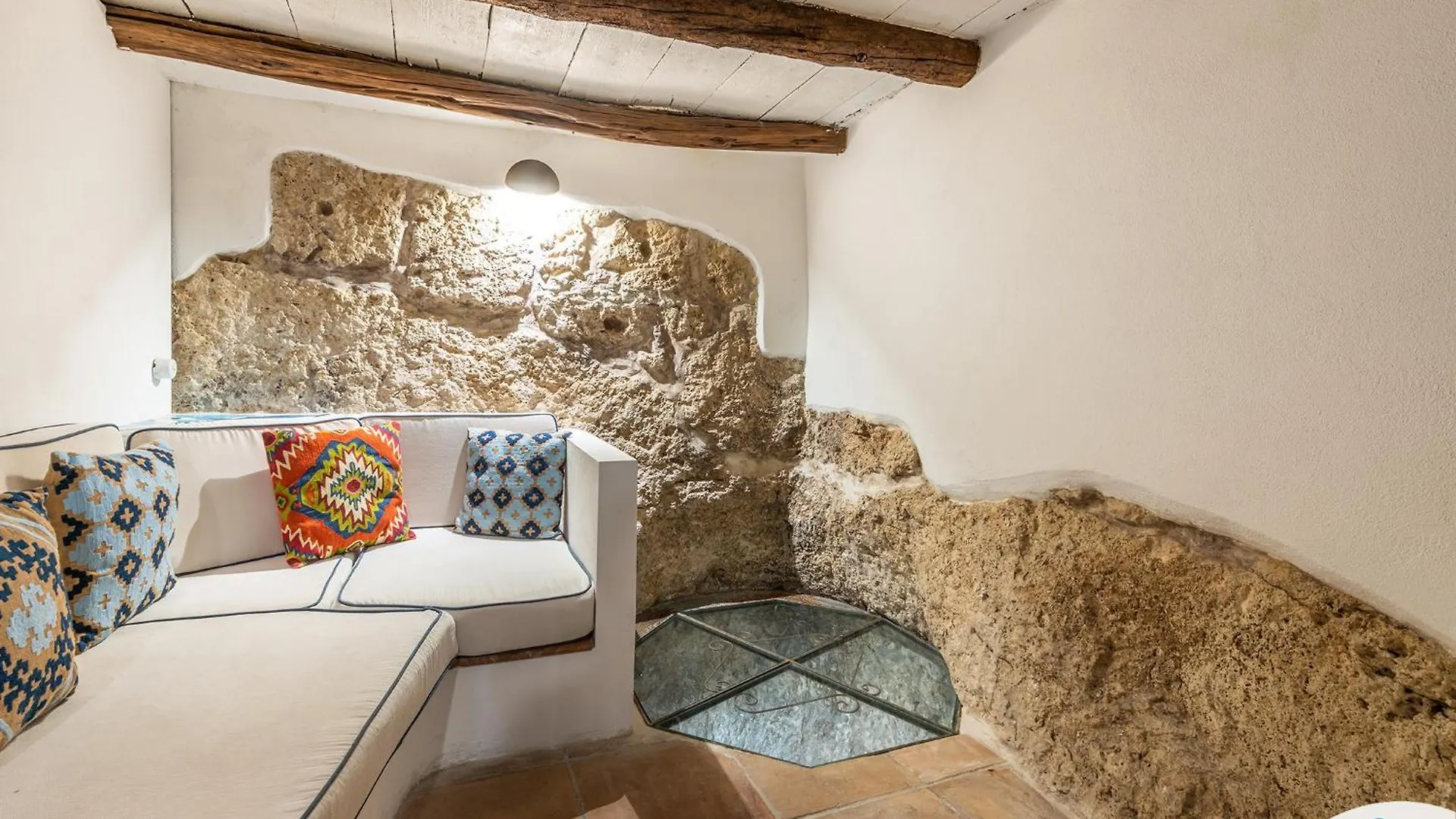 La Corte 43 - Charming Apartment Кальяри