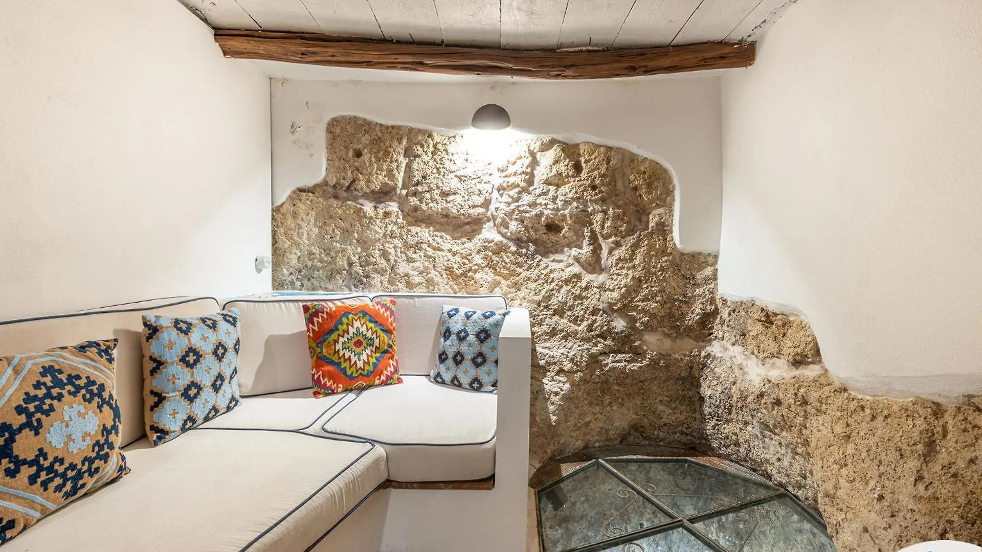 La Corte 43 - Charming Apartment Кальяри