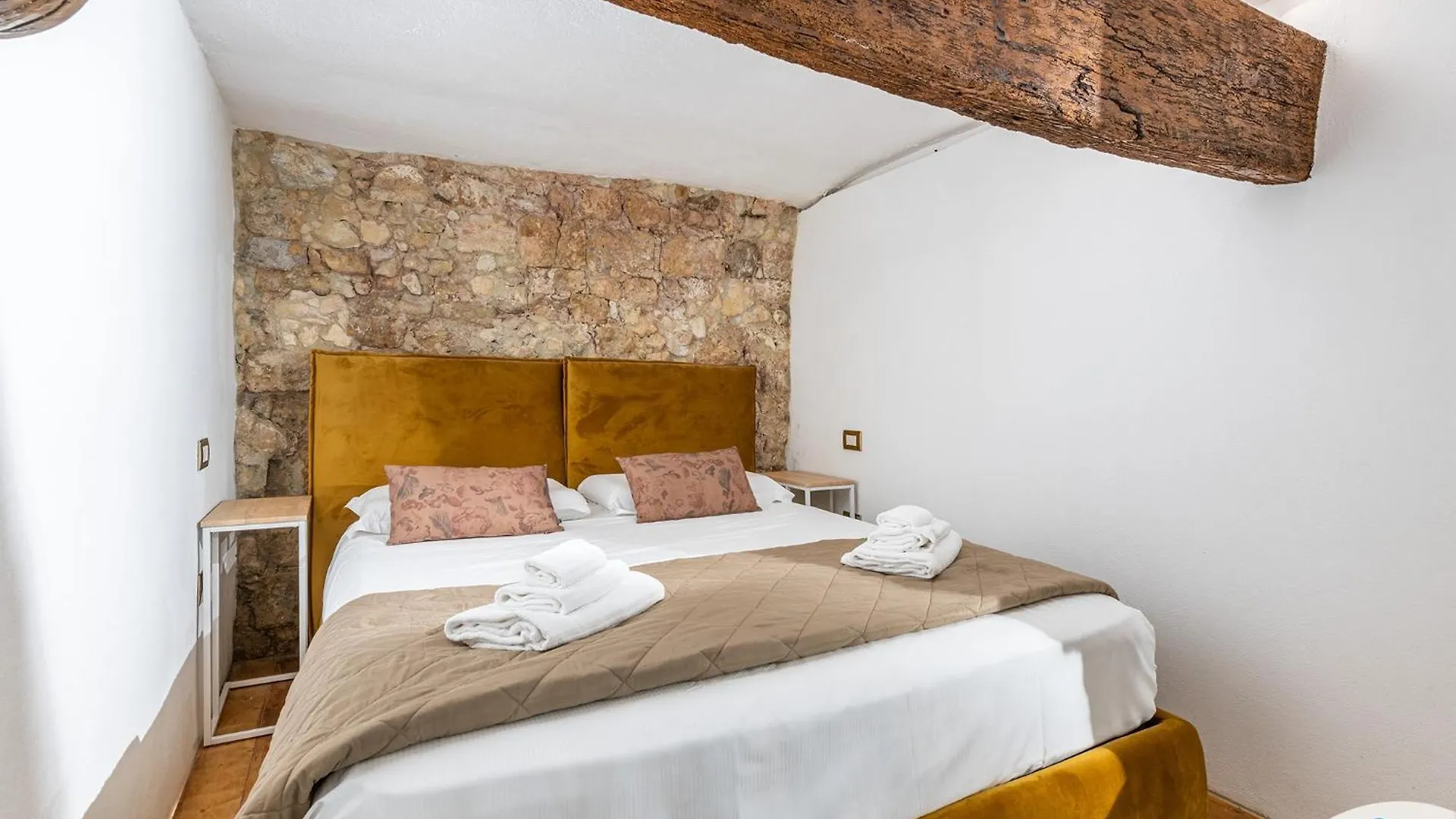 La Corte 43 - Charming Apartment Кальяри